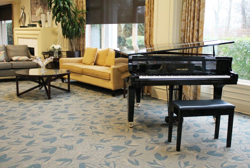 Sunridge Gardens grand piano and lounge