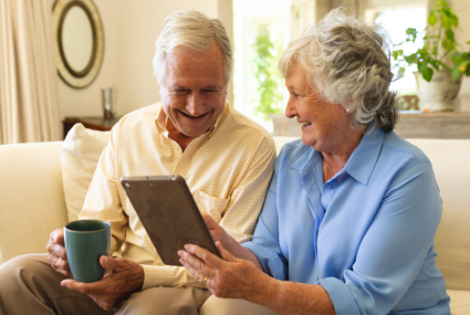 practical ways seniors can use AI